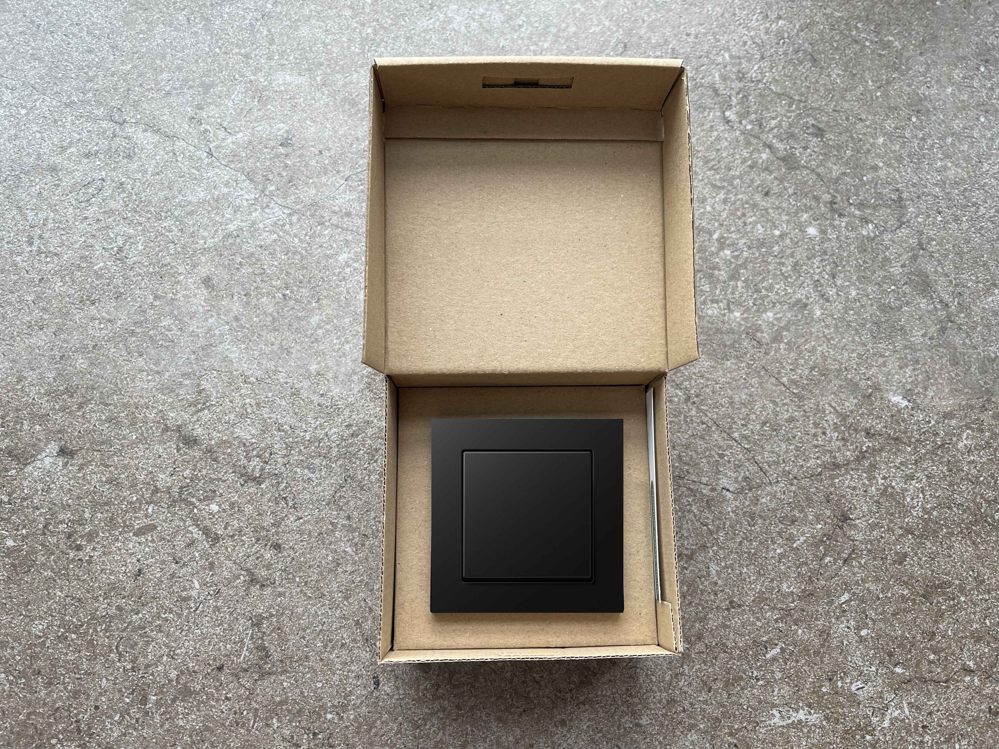 Demo box su SWM gaminiu ir EPSILON Slim rėmeliu